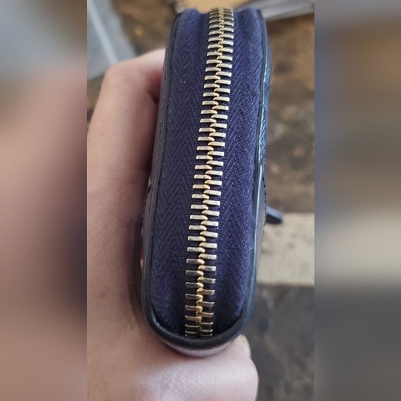 Gucci Hilary Bright Diamante Leather Zip around wallet Navy NWOT - Picture 9 of 9